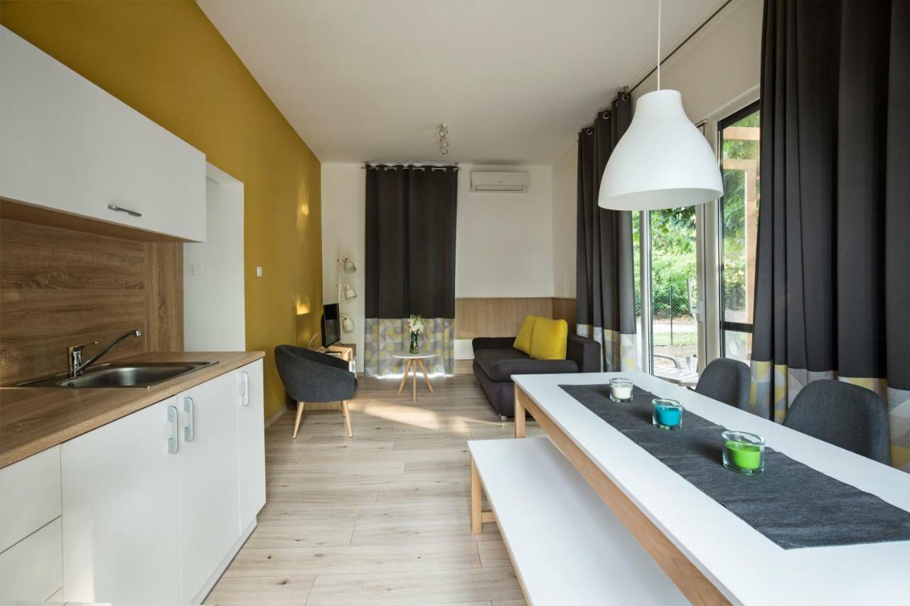 Barack Thermal & Natura Apartments Tiszakécske Exteriör bild